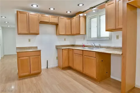 Kitchen - 37 Morningside Rd, Niles, OH 44446 photo 1 of 2