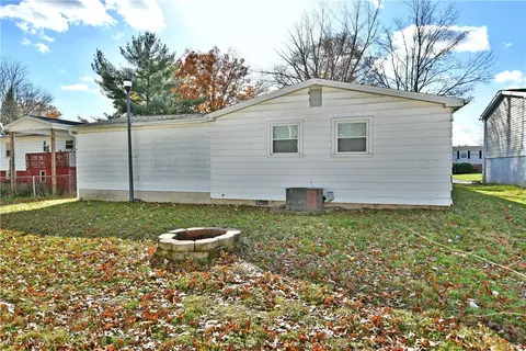 Exterior - 37 Morningside Rd, Niles, OH 44446 photo 5 of 8
