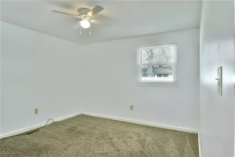 Bedroom - 37 Morningside Rd, Niles, OH 44446 photo 4 of 12