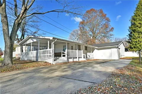 37 Morningside Rd, Niles, OH 44446