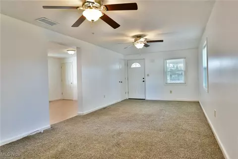 Living - 37 Morningside Rd, Niles, OH 44446 photo 3 of 7
