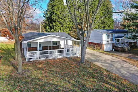 Exterior - 37 Morningside Rd, Niles, OH 44446 photo 2 of 8