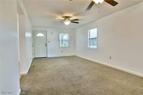 Living - 37 Morningside Rd, Niles, OH 44446 photo 5 of 7
