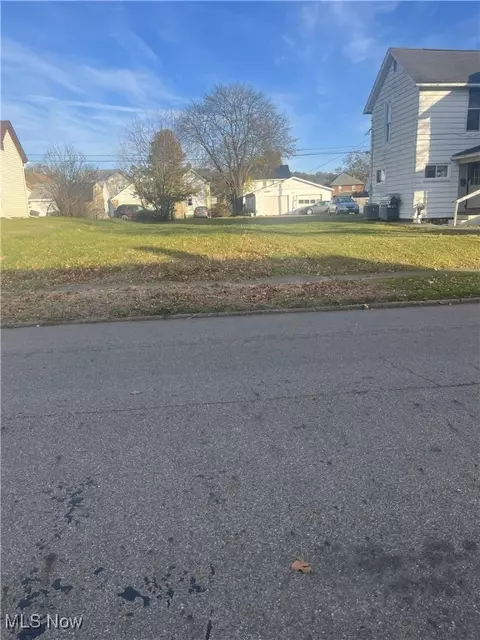 510 S Eighth St, Coshocton, OH 43812