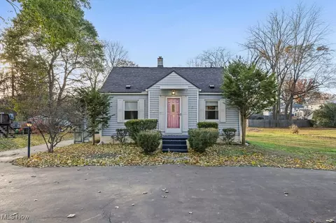 406 S Cleveland Ave, Mogadore, OH 44260