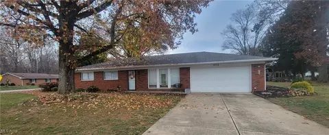 402 Keeler Dr, Marietta, OH 45750