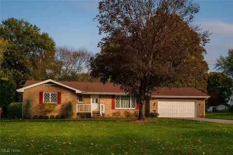 8167 Bendemeer Dr, Youngstown, OH 44514