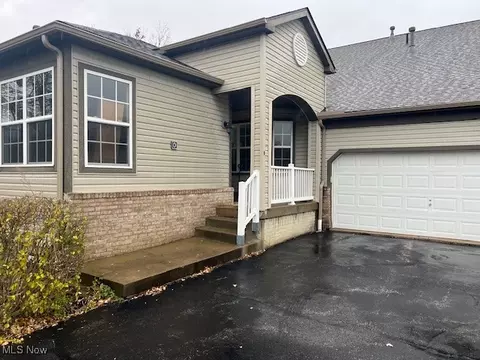 7390 Forest Cove Ln #D, Northfield Center, OH 44067