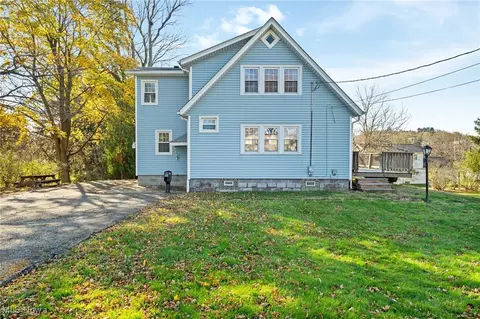 508 Rose Lane St NE, North Canton, OH 44720