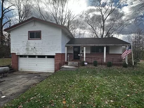 2512 Wick St SE, Warren, OH 44484