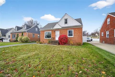 1424 Parkview Dr, Lyndhurst, OH 44124