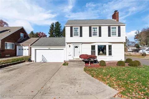 403 32nd St NW, Canton, OH 44709