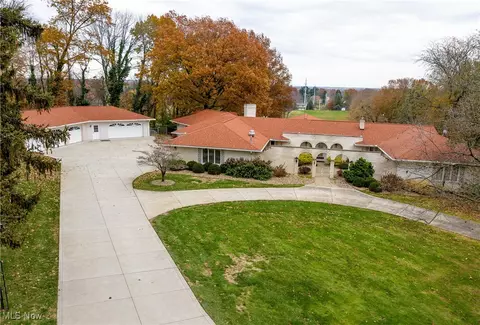 940 Knollwood Rd NW, Canton, OH 44708
