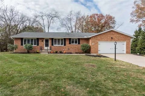 3794 Greentree Rd, Stow, OH 44224