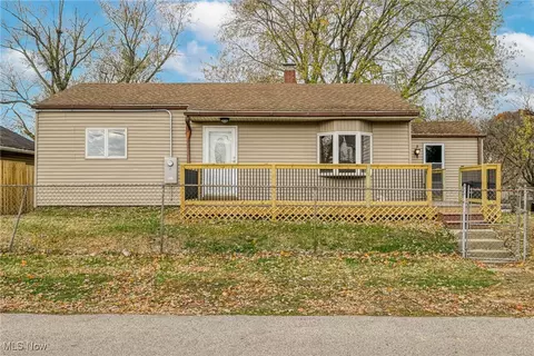 2668 30th St SW, Akron, OH 44314