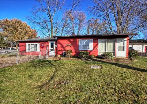 Exterior - 297 Abbe Rd N, Elyria, OH 44035 photo 1 of 4