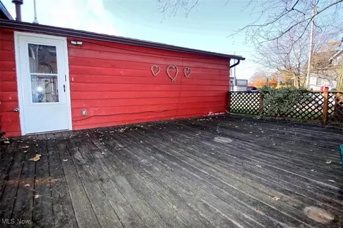 Exterior - 297 Abbe Rd N, Elyria, OH 44035 photo 2 of 4