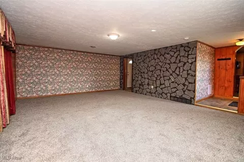Living - 297 Abbe Rd N, Elyria, OH 44035 photo 1 of 4