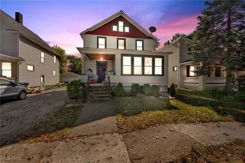 347 Kenyon Ave, Elyria, OH 44035