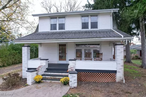 1630 E Maple St NW, North Canton, OH 44720