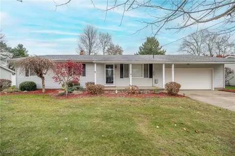 132 S Colonial Dr, Cortland, OH 44410