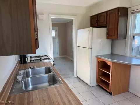 1643 Everett Ave, Youngstown, OH 44514 photo 3
