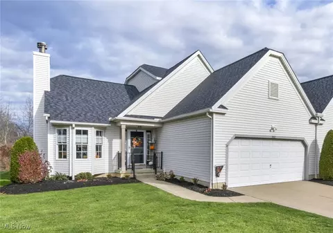 902 Devonwood Dr, Wadsworth, OH 44281