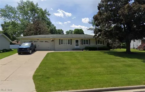 2870 Greenridge Rd, Norton, OH 44203