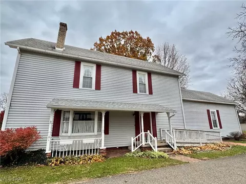 615 Franklin Ave, Conesville, OH 43811