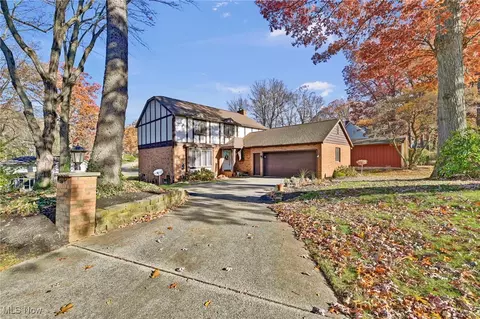 5229 Dungannon Cir NW, North Canton, OH 44720