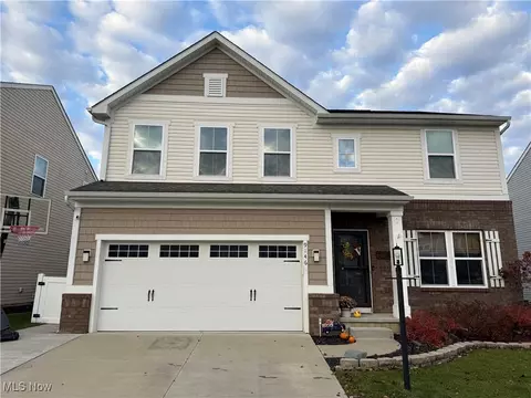 9146 Stonegate Cir, North Ridgeville, OH 44039