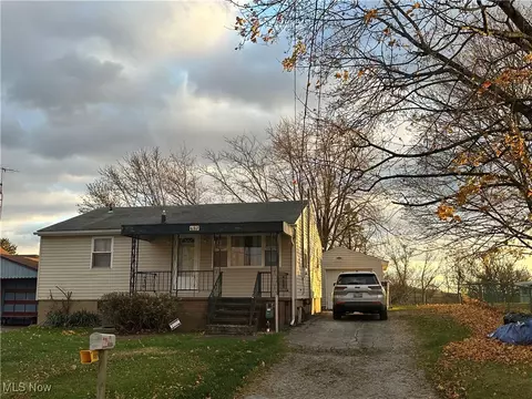 657 6th Ave, East Liverpool, OH 43920