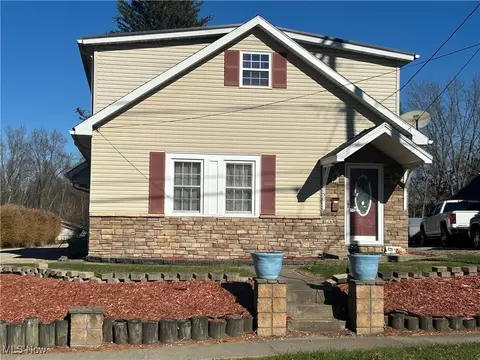 150 W Athens Rd, Roseville, OH 43777