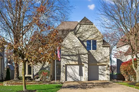 33710 Via San Angelo Dr, Avon, OH 44011