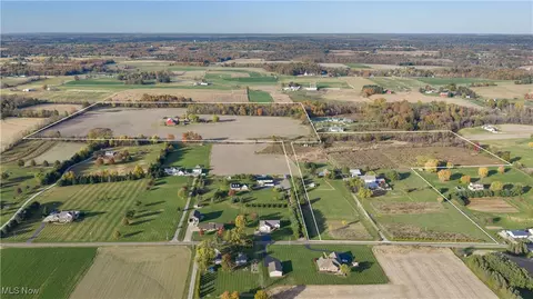 11877 Poorman St SW, Navarre, OH 44662