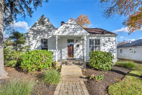 4773 Belle Meadow Rd, Mentor, OH 44060