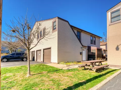 562 Turney Rd #D, Bedford, OH 44146