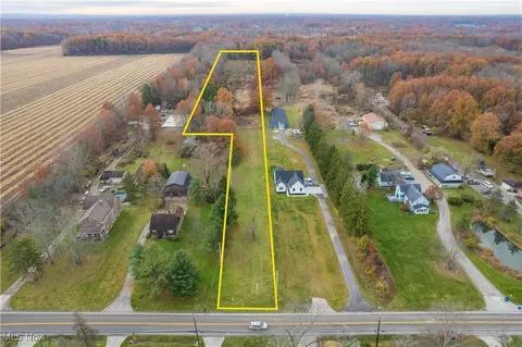 27259 Cook Rd, Olmsted Falls, OH 44138