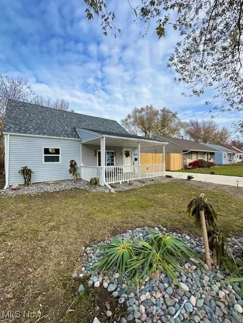 2855 Mckinley St, Lorain, OH 44052