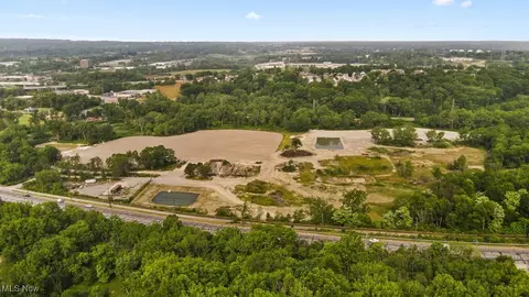 5000 Warner Rd, Garfield Heights, OH 44125