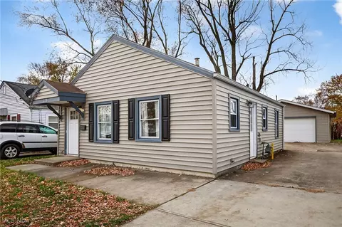 228 Hayes Ave, Elyria, OH 44035