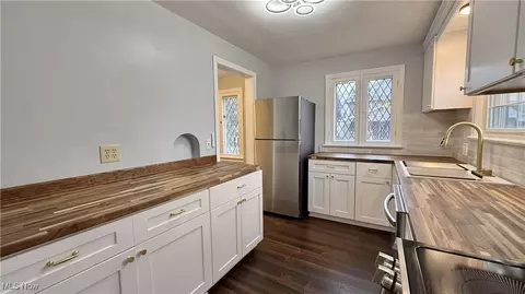 215 Roslyn Ave NW, Canton, OH 44708 photo 7