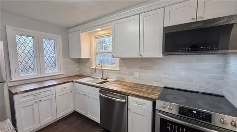 215 Roslyn Ave NW, Canton, OH 44708 photo 5