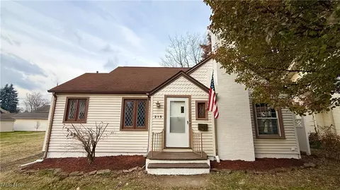 215 Roslyn Ave NW, Canton, OH 44708