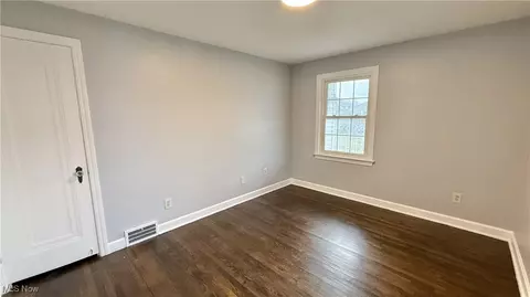 215 Roslyn Ave NW, Canton, OH 44708 photo 21