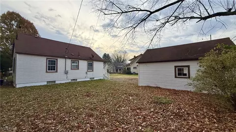 215 Roslyn Ave NW, Canton, OH 44708 photo 36