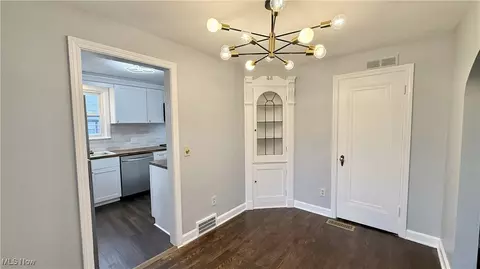 215 Roslyn Ave NW, Canton, OH 44708 photo 10