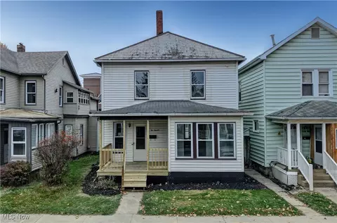 214 2nd St SE, New Philadelphia, OH 44663