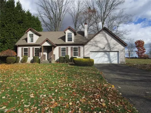 1356 Lake Vue Dr, Rome, OH 44085