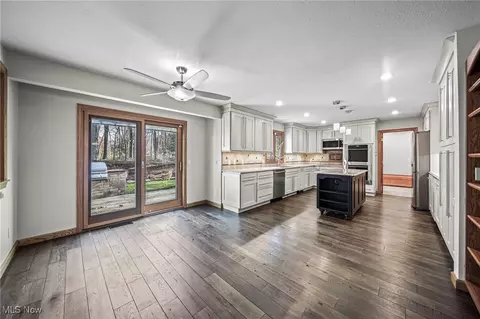 2675 Deer Run, Willoughby Hills, OH 44094 photo 5